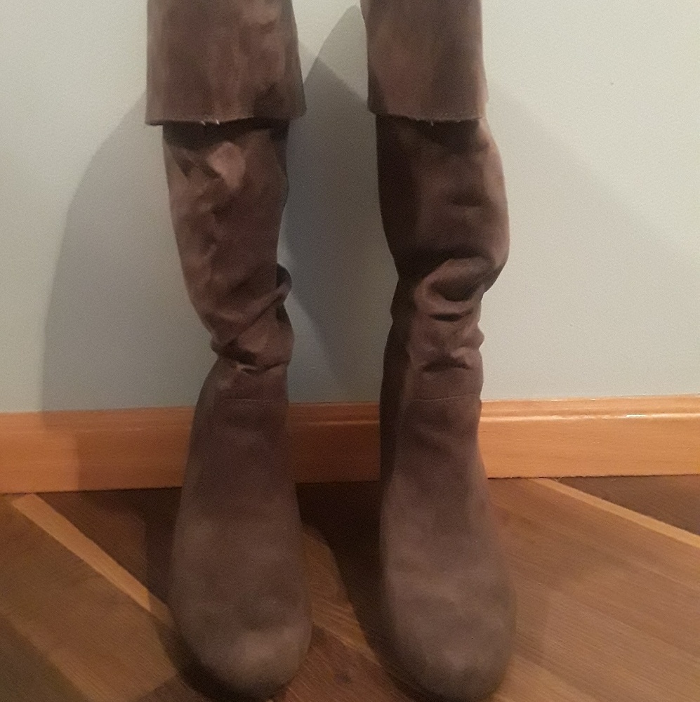 Mossimo Suede Heeled dark grey scruchy boots